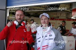 10.01.2006 Jerez, Spain,  Peter Neururer (GER), Trainer of german soccer club Hannover 96, with Ralf Schumacher (GER), Toyota Racing - Formula One Testing