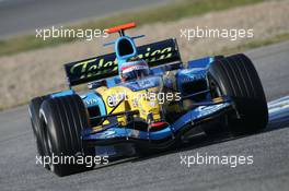 10.01.2006 Jerez, Spain,  Fernando Alonso (ESP), Renault F1 Team, in the old R25 - Formula One Testing