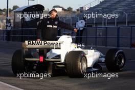 11.01.2006 Jerez, Spain, Nick Heidfeld (GER), BMW Sauber F1 Team, in a completely white painted BMW  - Formula One Testing