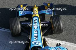 11.01.2006 Jerez, Spain,  Giancarlo Fisichella (ITA), Renault F1 Team, front nose of the new R26  - Formula One Testing