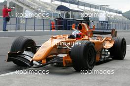 11.01.2006 Jerez, Spain,  Gary Paffet (GBR), Test Driver, in an interim Orange McLaren Mercedes - Formula One Testing
