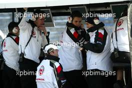 07.02.2006 Jerez, Spain,  Jock Clear (GBR), Honda Racing F1 Team, Senior Race Engineer, Rubens Barrichello (BRA), Honda Racing F1 Team