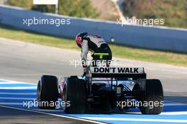 07.02.2006 Jerez, Spain,  Jenson Button (GBR), Honda Racing F1 Team,  stops at the end of the pitlane