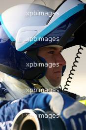 08.02.2006 Jerez, Spain,  A WilliamsF1 Team mechanic prepares for a pit stop with Nico Rosberg (GER), WilliamsF1 Team