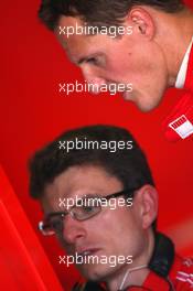 11.10.2006 Jerez, Spain,  Michael Schumacher (GER), Scuderia Ferrari, Chris Dyer (AUS), Scuderia Ferrari, Race Engineer, F1 Testing