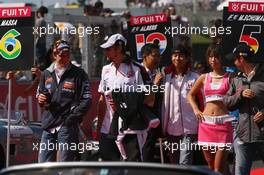 08.10.2006 Suzuka, Japan,  Christijan Albers (NED), Spyker MF1 Racing and Jenson Button (GBR), Honda Racing F1 Team - Formula 1 World Championship, Rd 17, Japanese Grand Prix, Sunday Pre-Race Grid
