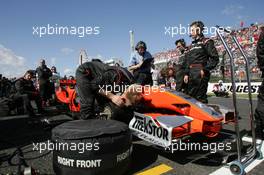 08.10.2006 Suzuka, Japan,  Spyker MF1 Racing, Toyota M16 - Formula 1 World Championship, Rd 17, Japanese Grand Prix, Sunday Pre-Race Grid