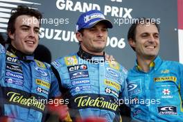 08.10.2006 Suzuka, Japan,  Fernando Alonso (ESP), Giancarlo Fisichella (ITA) and Frederic Lom (FRA), Team Renault - Formula 1 World Championship, Rd 17, Japanese Grand Prix, Sunday Podium