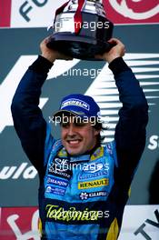 08.10.2006 Suzuka, Japan,  Fernando Alonso (ESP), Renault F1 Team, R26 - Formula 1 World Championship, Rd 17, Japanese Grand Prix, Sunday Podium