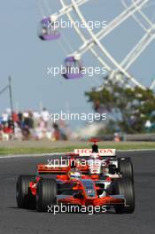 08.10.2006 Suzuka, Japan,  Tiago Monteiro (POR), Spyker MF1 Racing, Toyota M16 - Formula 1 World Championship, Rd 17, Japanese Grand Prix, Sunday Race