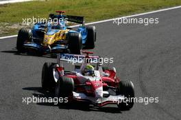 08.10.2006 Suzuka, Japan,  Ralf Schumacher (D), Team Toyota, Fernando Alonso (SPA), Team Renault - Formula 1 World Championship, Rd 17, Japanese Grand Prix, Sunday Race