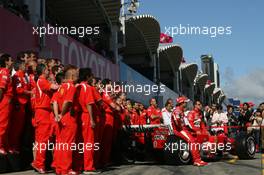 07.10.2006 Suzuka, Japan,  Scuderia Ferrari team photo - Formula 1 World Championship, Rd 17, Japanese Grand Prix, Saturday