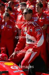 07.10.2006 Suzuka, Japan,  Scuderia Ferrari Team photo, Michael Schumacher (GER), Scuderia Ferrari - Formula 1 World Championship, Rd 17, Japanese Grand Prix, Saturday