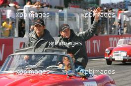 08.10.2006 Suzuka, Japan,  Pedro de la Rosa (ESP), McLaren Mercedes and Kimi Raikkonen (FIN), Räikkönen, McLaren Mercedes - Formula 1 World Championship, Rd 17, Japanese Grand Prix, Sunday