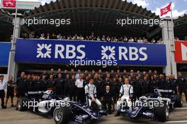 08.10.2006 Suzuka, Japan,  Williams F1 Team photo - Formula 1 World Championship, Rd 17, Japanese Grand Prix, Sunday