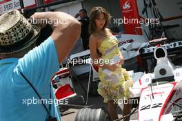 26.05.2006 Monte Carlo, Monaco,  Girls in the Pit Lane, Super Aguri F1  - Formula 1 World Championship, Rd 7, Monaco Grand Prix, Friday