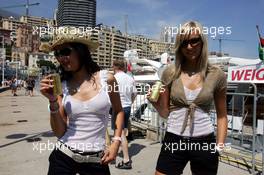 26.05.2006 Monte Carlo, Monaco,  Girls in the Pit Lane - Formula 1 World Championship, Rd 7, Monaco Grand Prix, Friday