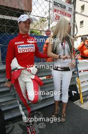 28.05.2006 Monte Carlo, Monaco,  Ralf Schumacher (GER), Toyota Racing and Cora Schumacher (GER), Wife of Ralf Schumacher - Formula 1 World Championship, Rd 7, Monaco Grand Prix, Sunday Pre-Race Grid