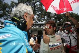 28.05.2006 Monte Carlo, Monaco,  Flavio Briatore (ITA), Renault F1 Team, Team Chief, Managing Director and Jarno Trulli (ITA), Toyota Racing - Formula 1 World Championship, Rd 7, Monaco Grand Prix, Sunday Pre-Race Grid