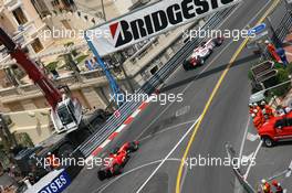 28.05.2006 Monte Carlo, Monaco,  Franck Montagny (FRA), Super Aguri F1 and Felipe Massa (BRA), Scuderia Ferrari  - Formula 1 World Championship, Rd 7, Monaco Grand Prix, Sunday Race