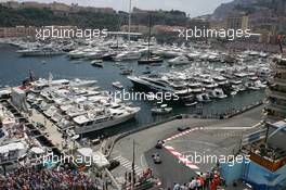 28.05.2006 Monte Carlo, Monaco,  Fernando Alonso (ESP), Renault F1 Team, R26 leads Mark Webber (AUS), Williams F1 Team, FW28 Cosworth - Formula 1 World Championship, Rd 7, Monaco Grand Prix, Sunday Race