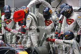 28.05.2006 Monte Carlo, Monaco,  PIT STOP of David Coulthard (GBR), Red Bull Racing  - Formula 1 World Championship, Rd 7, Monaco Grand Prix, Sunday Race