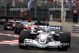 28.05.2006 Monte Carlo, Monaco,  Nick Heidfeld (GER), BMW Sauber F1 Team, Ralf Schumacher (GER), Toyota Racing - Formula 1 World Championship, Rd 7, Monaco Grand Prix, Sunday Race