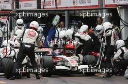 28.05.2006 Monte Carlo, Monaco,  PIT STOP of Rubens Barrichello (BRA), Honda Racing F1 Team  - Formula 1 World Championship, Rd 7, Monaco Grand Prix, Sunday Race