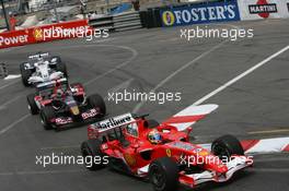 28.05.2006 Monte Carlo, Monaco,  Felipe Massa (BRA), Scuderia Ferrari, Vitantonio Liuzzi (ITA), Scuderia Toro Rosso, Jacques Villeneuve (CDN), BMW Sauber F1 Team - Formula 1 World Championship, Rd 7, Monaco Grand Prix, Sunday Race