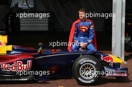 27.05.2006 Monte Carlo, Monaco,  Red Bull Racing Unveil their special Monaco "Superman" Edition Livery, David Coulthard (GBR), Red Bull Racing  - Formula 1 World Championship, Rd 7, Monaco Grand Prix, Saturday