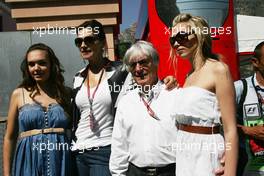 28.05.2006 Monte Carlo, Monaco,  Tamara, Slavica Ecclestone (SLO), Wife to Bernie Ecclestone, Bernie Ecclestone (GBR) and Petra - Formula 1 World Championship, Rd 7, Monaco Grand Prix, Sunday