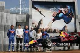 28.05.2006 Monte Carlo, Monaco,  Red Bull Racing Drivers with Brandon Ruth, actor, Kate Bosworth, and actor Kevin Spacey - Formula 1 World Championship, Rd 7, Monaco Grand Prix, Sunday