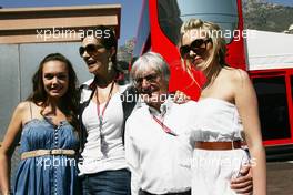 28.05.2006 Monte Carlo, Monaco,  Tamara, Slavica Ecclestone (SLO), Wife to Bernie Ecclestone, Bernie Ecclestone (GBR) and Petra - Formula 1 World Championship, Rd 7, Monaco Grand Prix, Sunday