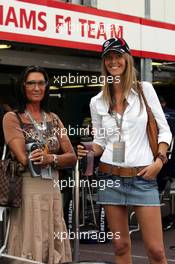 25.05.2006 Monte Carlo, Monaco,  Girls in the Pitlane - Formula 1 World Championship, Rd 7, Monaco Grand Prix, Thursday
