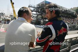 25.05.2006 Monte Carlo, Monaco,  Christian Klien (AUT), Red Bull Racing talks with Vitantonio Liuzzi (ITA), Scuderia Toro Rosso - Formula 1 World Championship, Rd 7, Monaco Grand Prix, Thursday