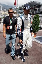 25.05.2006 Monte Carlo, Monaco,  Lance Edward Armstrong (USA) as a guest for Ferrari / AMD and Alexander Wurz (AUT), Test Driver, Williams F1 Team - Formula 1 World Championship, Rd 7, Monaco Grand Prix, Thursday