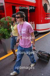 25.05.2006 Monte Carlo, Monaco,  Fernando Alonso (ESP), Renault F1 Team and his girl friend Raquel del Rosario - Formula 1 World Championship, Rd 7, Monaco Grand Prix, Thursday