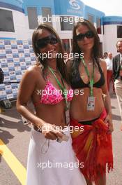 25.05.2006 Monte Carlo, Monaco,  Girls in the paddock - Formula 1 World Championship, Rd 7, Monaco Grand Prix, Thursday
