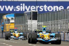25.04.2006 Silverstone, England, Heikki Kovalainen (FIN), Test Driver, Renault F1 Team leads Fernando Alonso (ESP), Renault F1 Team, www.xpb.cc, EMail: info@xpb.cc - copy of publication required for printed pictures. Every used picture is fee-liable. c Copyright: Davenport / xpb.cc