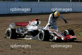 21.09.2006 Silverstone, England,  Lewis Hamilton (GBR), Mclaren Mercedes, after spinning off the circuit