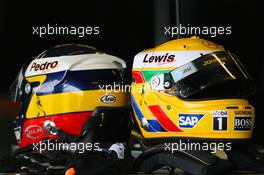 20.09.2006 Silverstone, England,  Helmets of Pedro de la Rosa (ESP), McLaren Mercedes and Lewis Hamilton (GBR), McLaren Mercedes