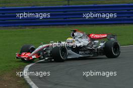 20.09.2006 Silverstone, England,  Lewis Hamilton (GBR), McLaren Mercedes, MP4-21, goes onto the grass