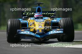 21.04.2006 Imola, Italy,  Giancarlo Fisichella (ITA), Renault F1 Team, R26 - Formula 1 World Championship, Rd 4, San Marino Grand Prix, Friday Practice