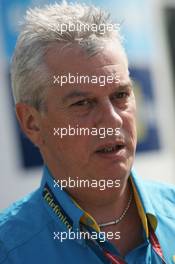 21.04.2006 Imola, Italy,  Pat Symonds (GBR), Renault F1 Team, Chief of development, Engineering Director  - Formula 1 World Championship, Rd 4, San Marino Grand Prix, Friday