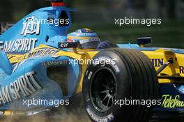 21.04.2006 Imola, Italy,  Fernando Alonso (ESP), Renault F1 Team, R26 - Formula 1 World Championship, Rd 4, San Marino Grand Prix, Friday Practice