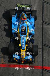 21.04.2006 Imola, Italy,  Fernando Alonso (ESP), Renault F1 Team, R26 - Formula 1 World Championship, Rd 4, San Marino Grand Prix, Friday Practice