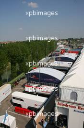 21.04.2006 Imola, Italy,  The Paddock - Formula 1 World Championship, Rd 4, San Marino Grand Prix, Friday