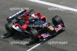 21.04.2006 Imola, Italy,  Vitantonio Liuzzi (ITA), Scuderia Toro Rosso, STR01 - Formula 1 World Championship, Rd 4, San Marino Grand Prix, Friday Practice