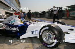 21.04.2006 Imola, Italy,  Nick Heidfeld (GER), BMW Sauber F1 Team - Formula 1 World Championship, Rd 4, San Marino Grand Prix, Friday Practice