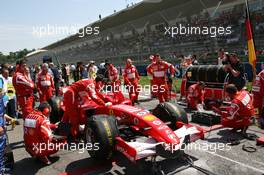 23.04.2006 Imola, Italy,  Michael Schumacher (GER), Scuderia Ferrari - Formula 1 World Championship, Rd 4, San Marino Grand Prix, Sunday Pre-Race Grid